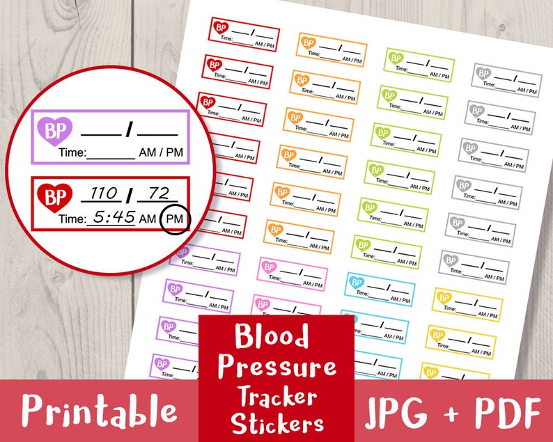 Op de afbeelding: Printbare bloeddruktracker-stickers in verschillende kleuren met een harticoon en de tekst "BP" en "Time". De stickers zijn ontworpen om te worden gebruikt voor het bijhouden van bloeddrukmetingen. De tekst "JPG + PDF" en "Printable" is ook in de afbeelding opgenomen.