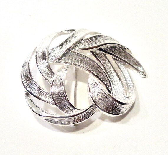 Mid Century Monet Silver-Tone Brooch - image 3