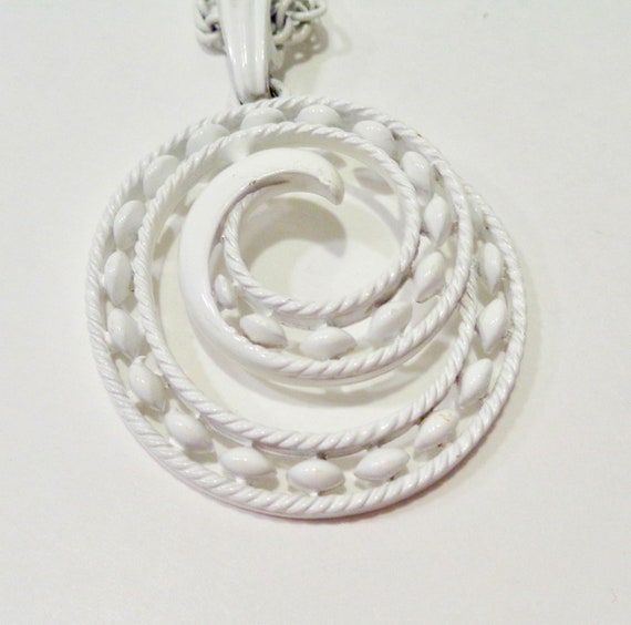 Mid Century Crown Trifari White Enamel Pendant Ne… - image 3