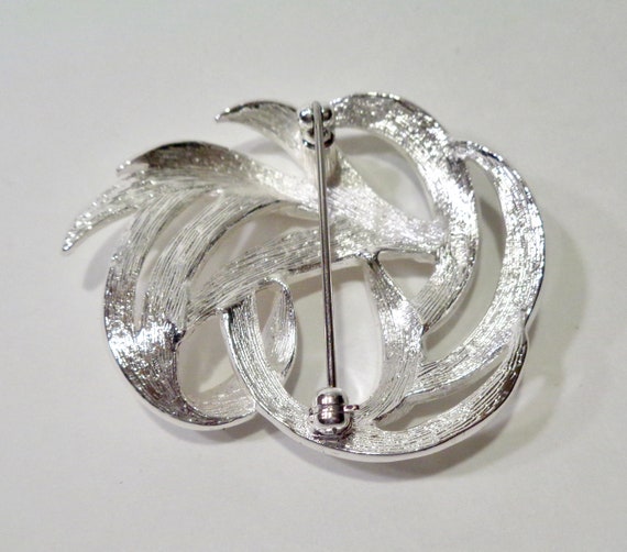 Mid Century Monet Silver-Tone Brooch - image 6