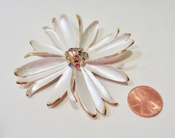 Vintage Park Lane White  Enamel Flower Brooch Wit… - image 3