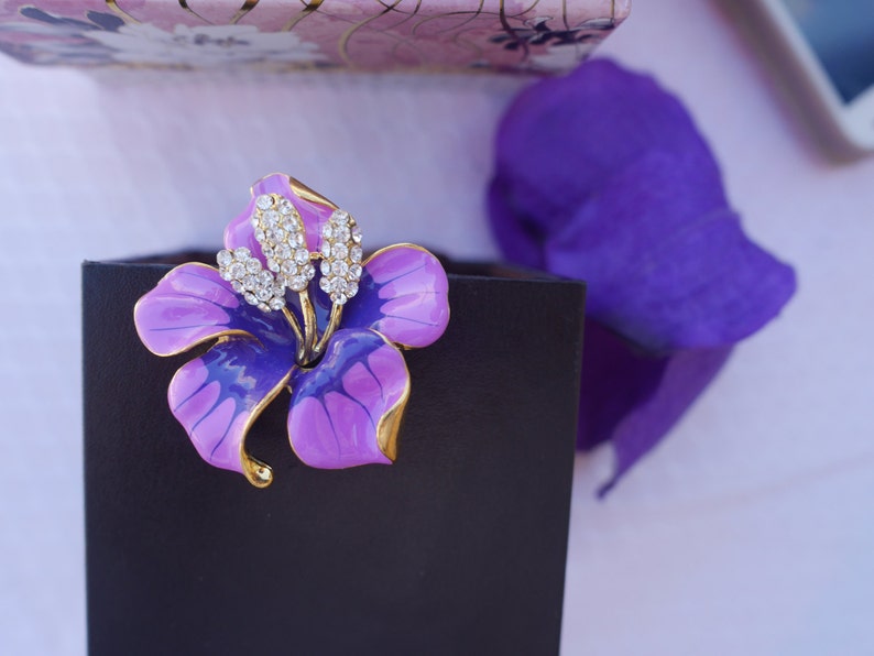 Oil Painted Rhinestones Hibiscus Retractable ID Name Badge Holder.