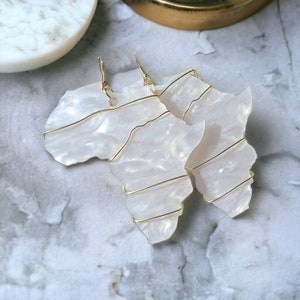 Wrapped Africa Earrings Gold Wiring Gold Hardware Pearl/Marble Green/Brown