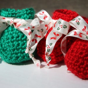 Red and Green Holly and Bows Baby Booties Christmas Baby - Etsy