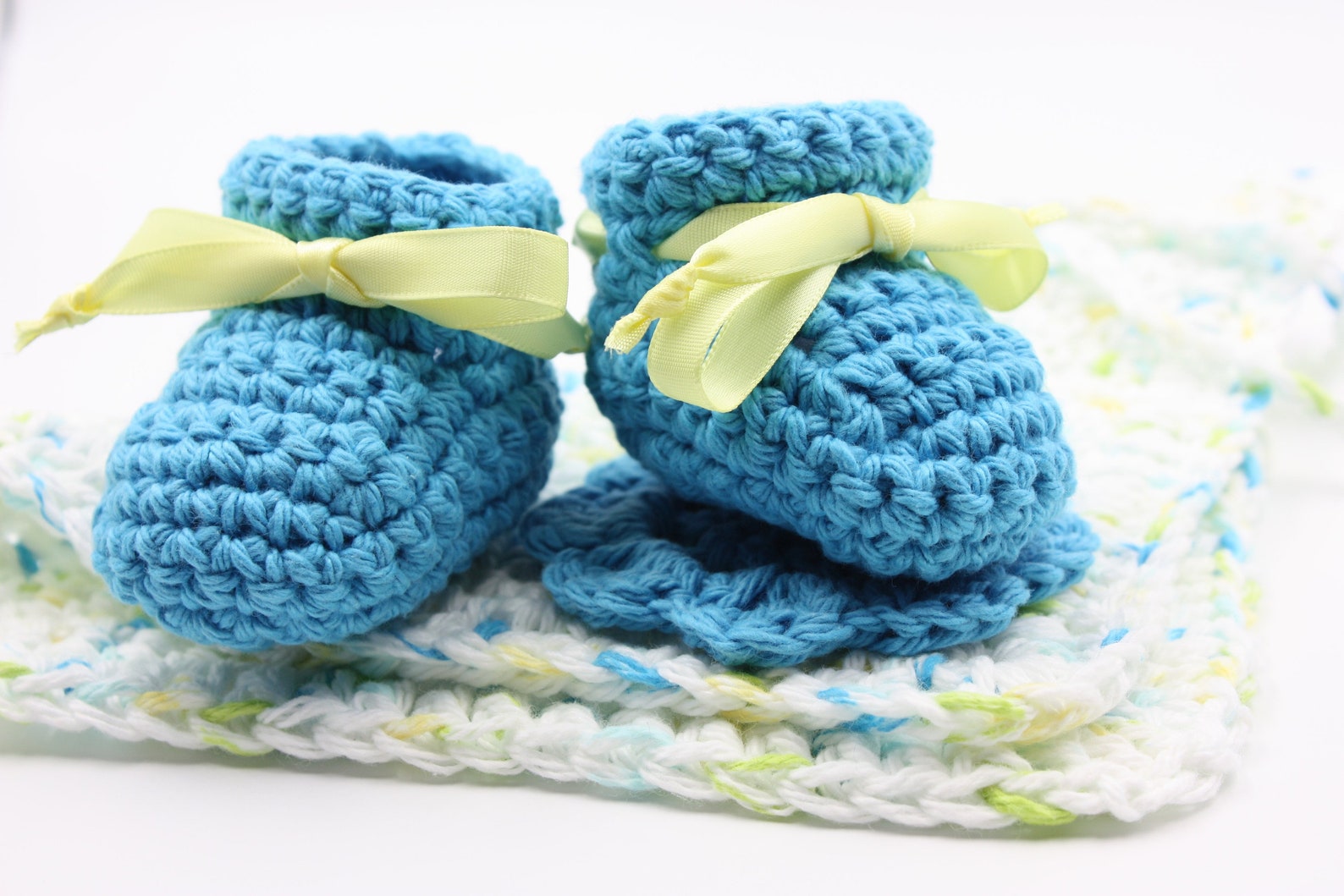 Babyhug 100% Cotton Mittens And Booties Sunflower Print - Blue & Yellow