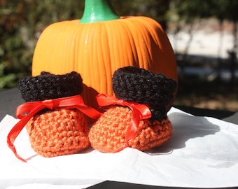 Halloween Baby Booties - Orange and Black Newborn Booties - Crochet Baby Booties