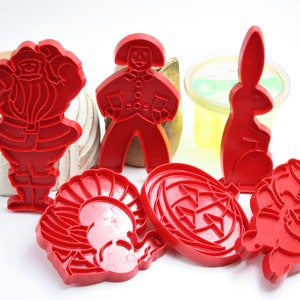 Tupperware Holiday Cookie Cutters - Vintage Holiday Baking Tools - Plastic Detailed Cookie Cutters
