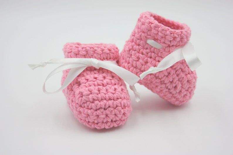 Babyhug 100% Cotton Mittens & Booties With Floral Print - Pink main image 1
