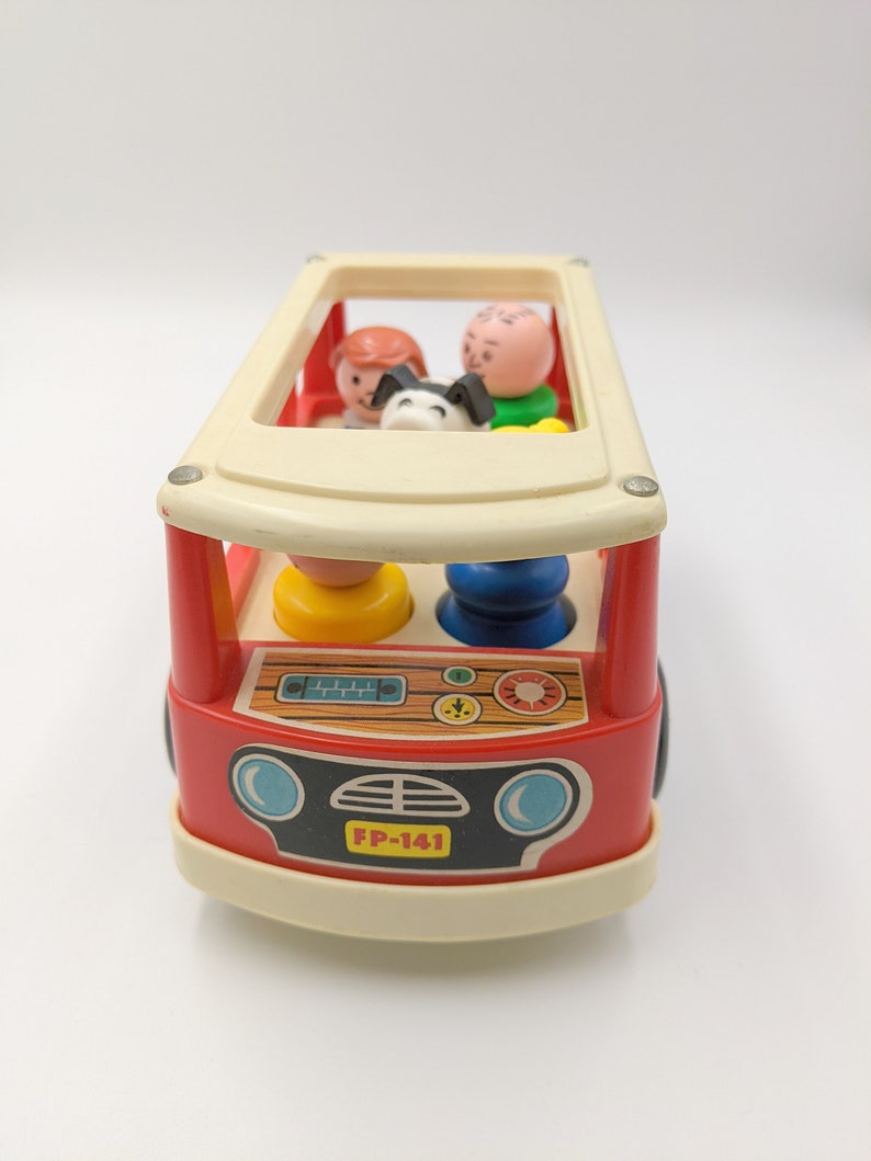 Lot De Jouets Fisher Price Vintage : Bus Jaune, Minibus Rouge, Voitures Et Figurines