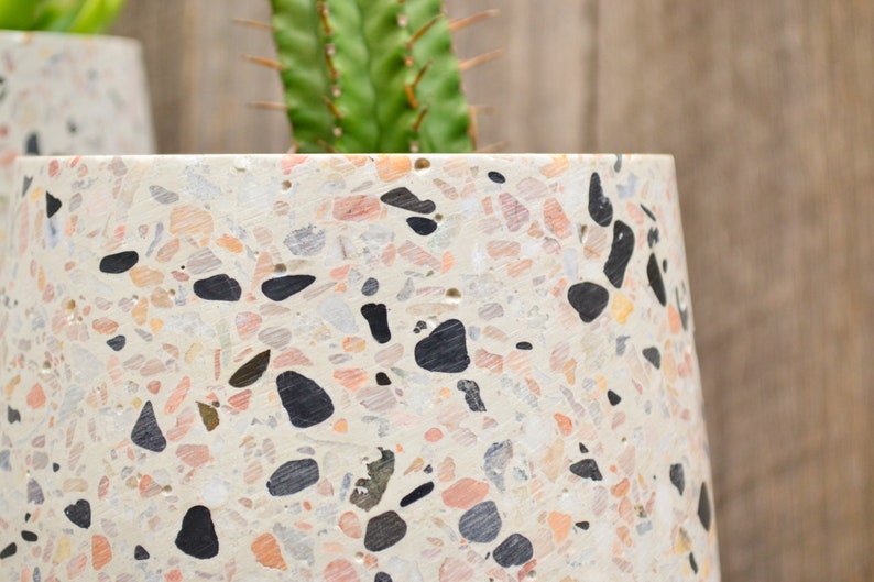 Jardinière en pierre de béton de terrazzo beige multicolore image 3