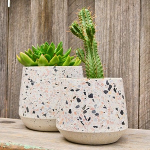 Jardinière en pierre de béton de terrazzo beige multicolore image 2