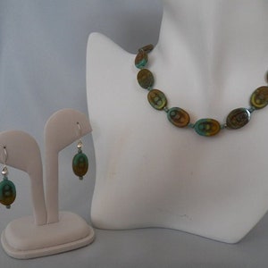 Czech Glass Necklace Set, Blue, Green and Brown Picasso Oval Table Cut Beaded Necklace and Matching Earrings Bild 2