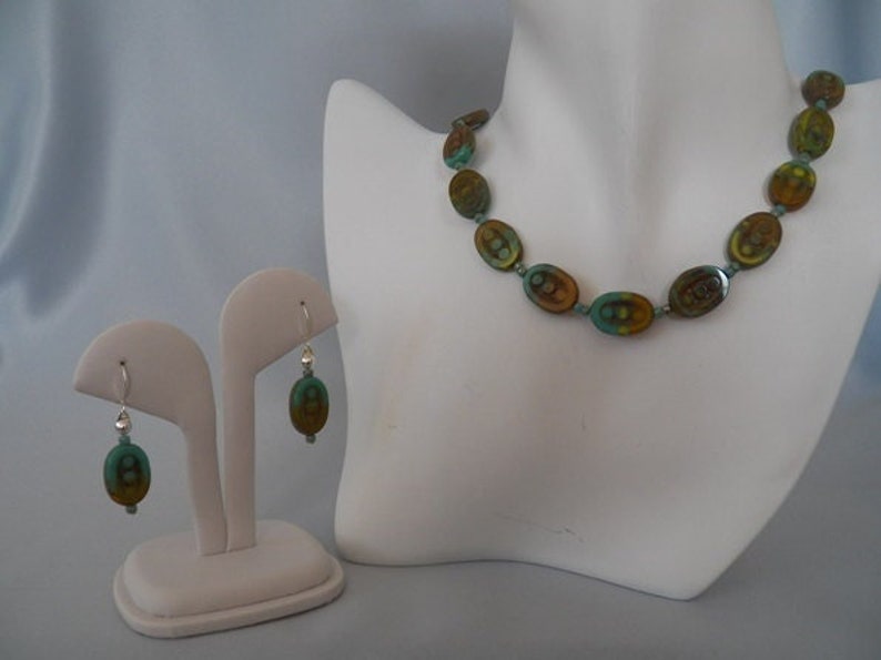 Czech Glass Necklace Set, Blue, Green and Brown Picasso Oval Table Cut Beaded Necklace and Matching Earrings Bild 2