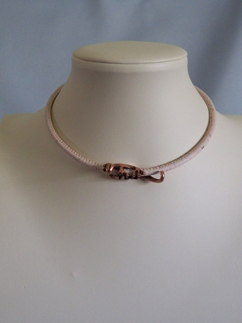 Light Peach Cork Cord and Antique Copper Lizard Memory Wire Necklace Etsy