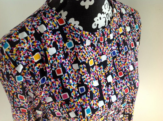 Abstract Black and Fuchsia Geometric Pattern Blou… - image 3