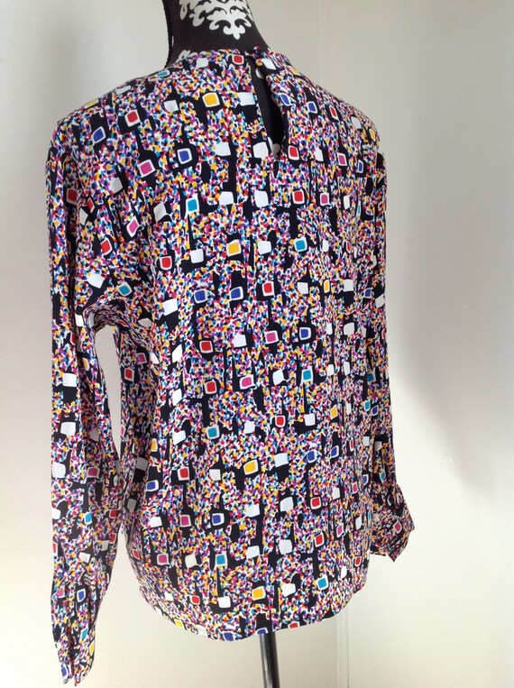 Abstract Black and Fuchsia Geometric Pattern Blou… - image 4