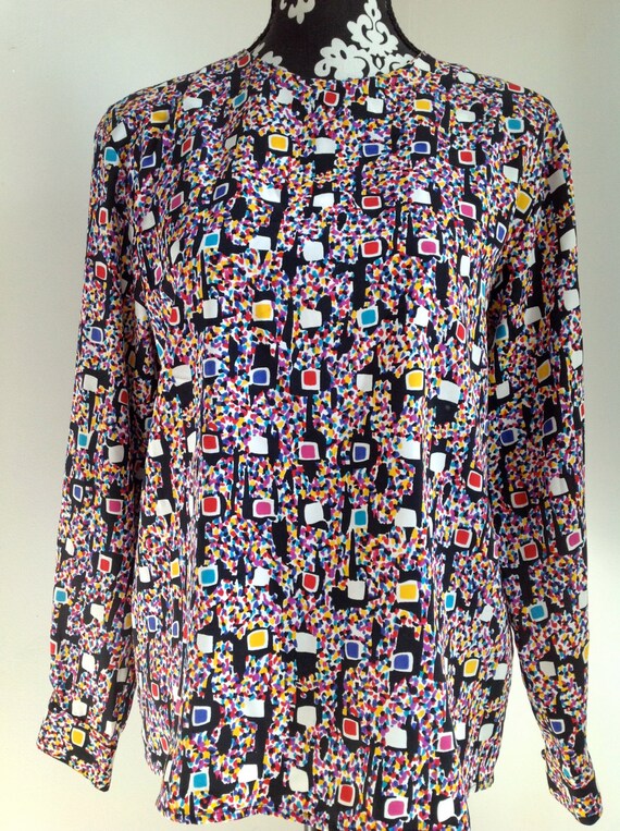 Abstract Black and Fuchsia Geometric Pattern Blou… - image 2