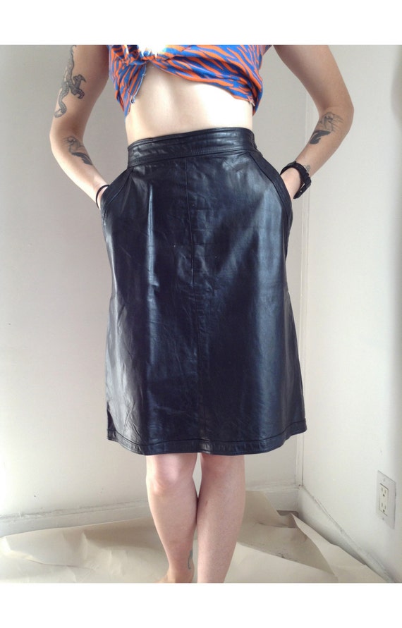 Vintage 1980s Black Leather Pencil Skirt - Small - image 2