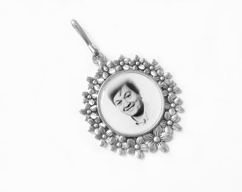 Bridal bouquet pendant with photo, memorial, souvenir, silver