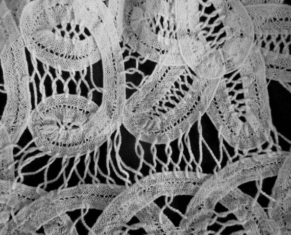 1930s Lace Jabot - image 3