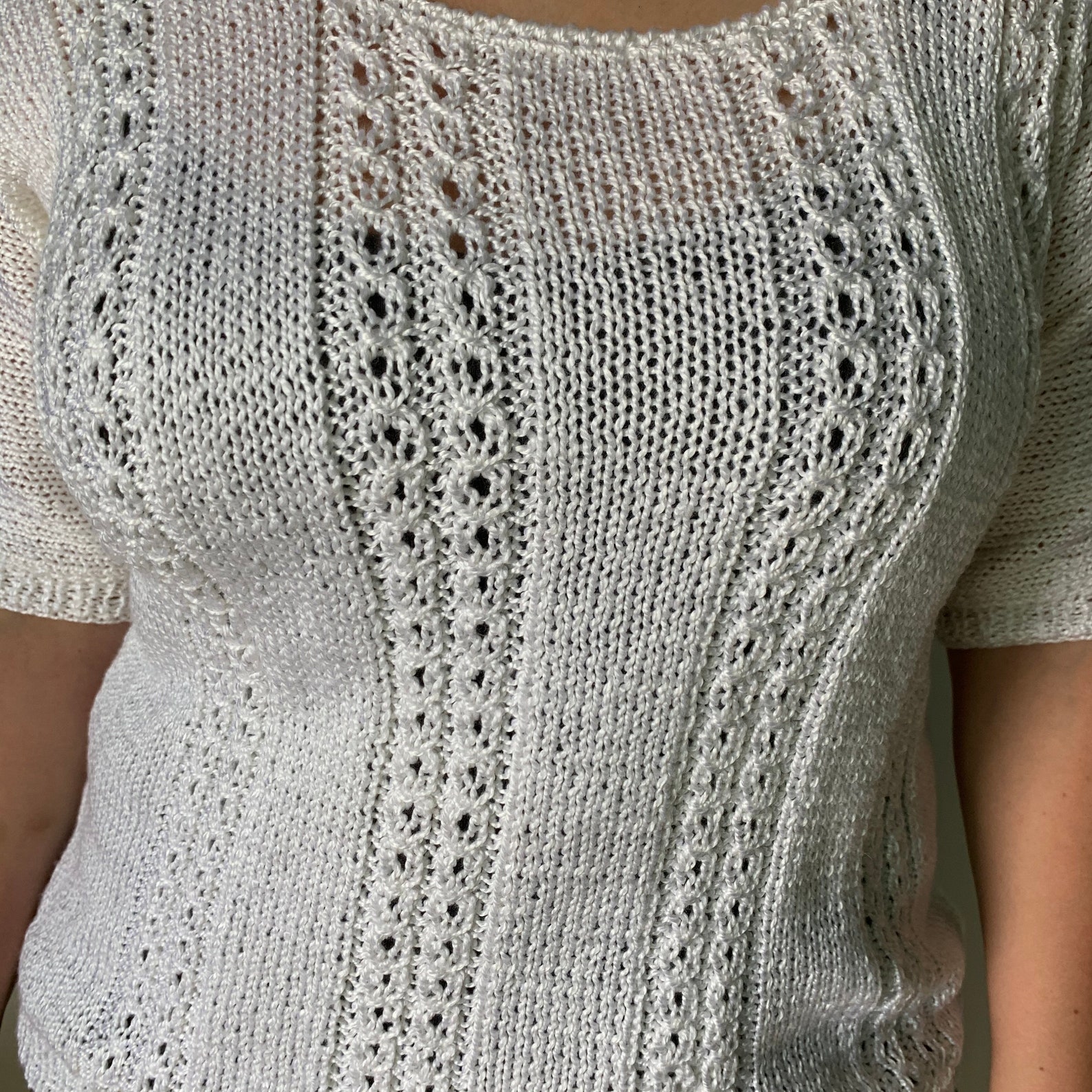 Suéter de manga corta blanquecino Etsy