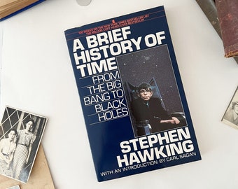 A Brief History of Time by Stephen Hawking - From the Big Bang to Black Holes Paperback Carl Sagan Intro 0553346148