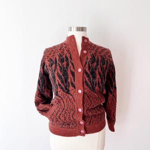 SIZE L / XL 1970s Tulip Vintage Cardigan in Rust Orange / Cozy Fall Dark Cottagecore Sweater with Pockets, Metallic Knit