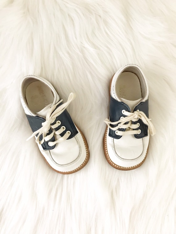 stride rite saddle shoes