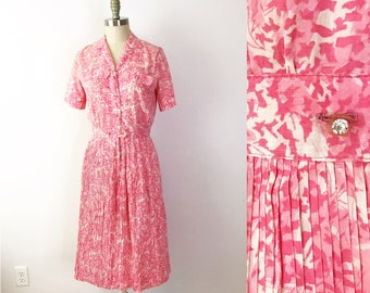 SIZE M/L Vintage 50s Bright Floral Shirt Dress  - Pink Medium Nelly Don Pleated Flower - Garden Party