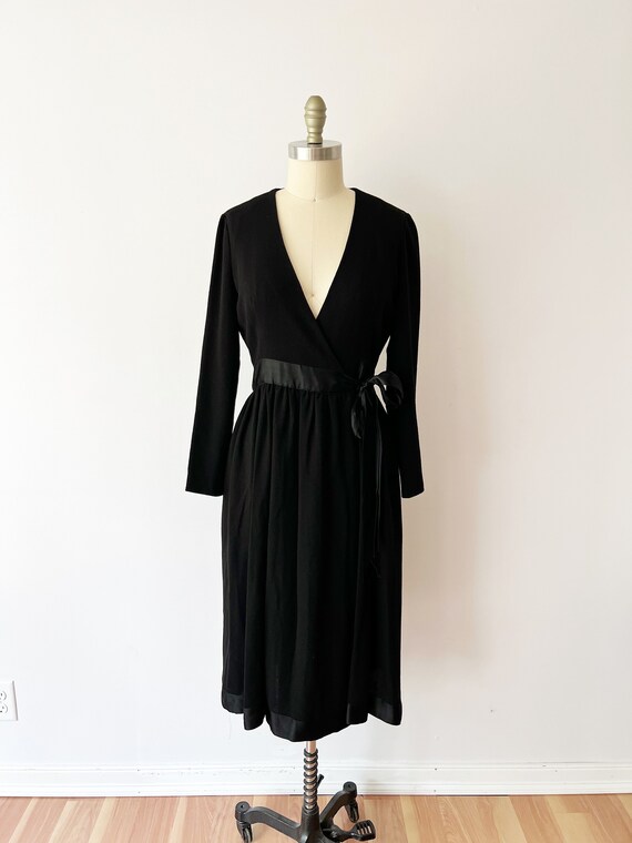 TAILLE S M Robe portefeuille en laine noire unie Robe Midi noire des annees 70 Robe portefeuille de carriere classique Crepe de laine confortable dautomne dhiver Etsy France