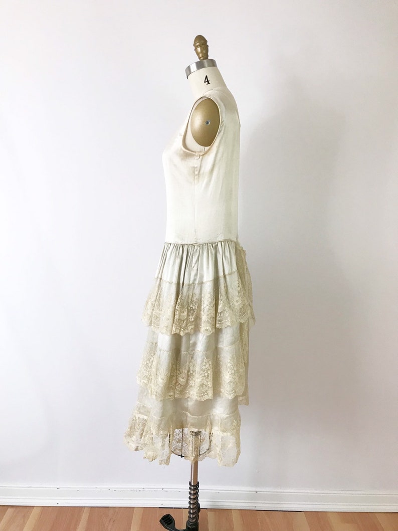 SIZE S 1920s Flapper Wedding Dress / 20s Robe de Style Lace and Silk Wedding Dress / Jazz Age Bridal Silk Ivory Dress with Panniers image 4