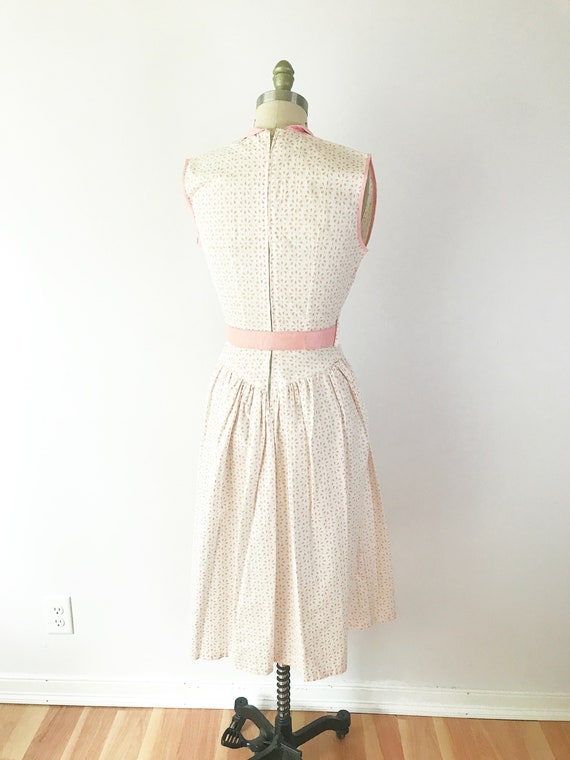 Size S/M 1950s Pink Eyelet Dress / 50s Pastel Pin… - image 7