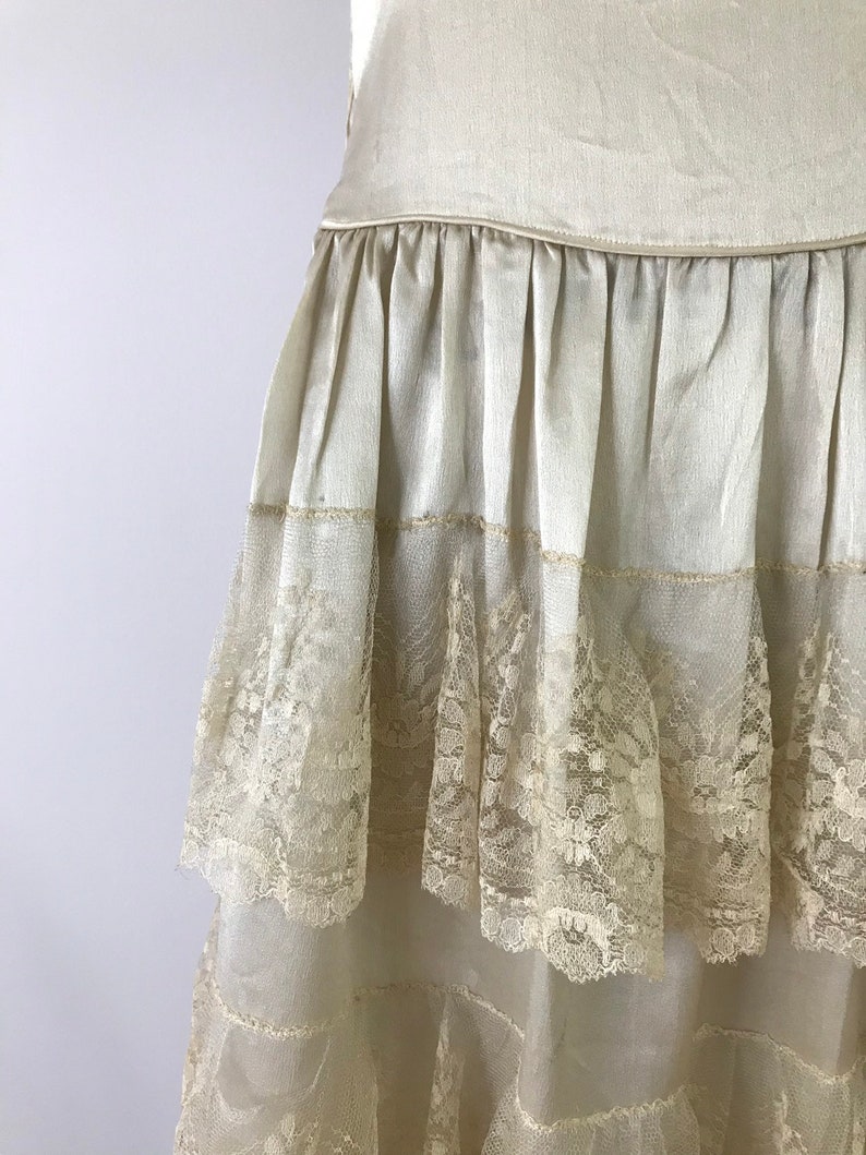 SIZE S 1920s Flapper Wedding Dress / 20s Robe de Style Lace and Silk Wedding Dress / Jazz Age Bridal Silk Ivory Dress with Panniers image 10