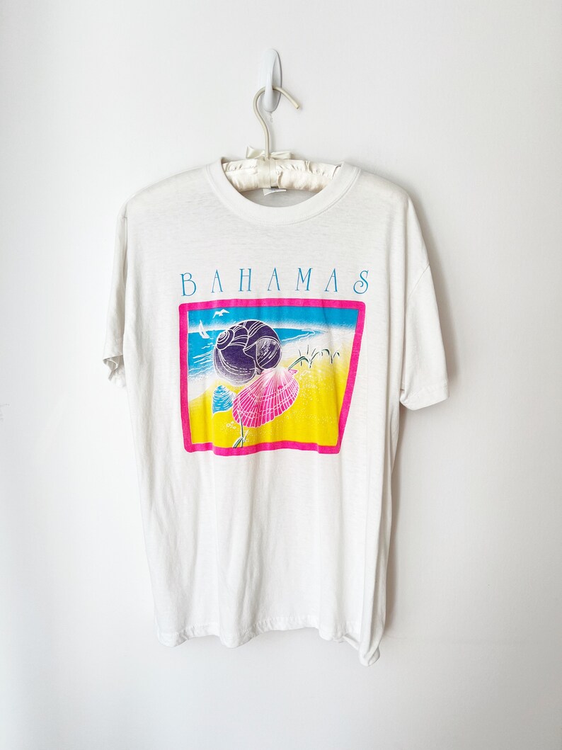 SIZE L Vintage Bahamas Neon Shells T-shirt Tee 80s / Paper Thin / Super Soft image 1