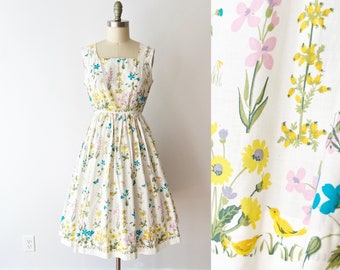 SIZE XS / S Vintage 1960s Novelty Print Bird and Wildflower Dress / Border Print Nature Dress / Cotton Day Dress Summer