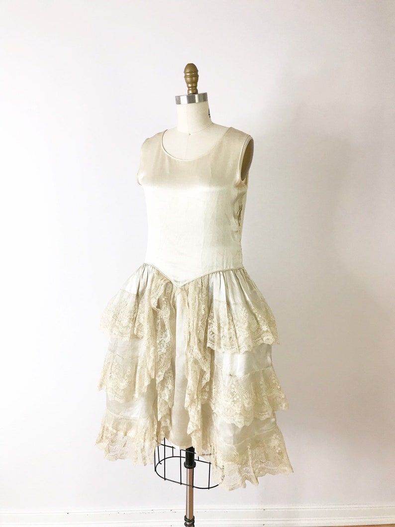 SIZE S 1920s Flapper Wedding Dress / 20s Robe de Style Lace and Silk Wedding Dress / Jazz Age Bridal Silk Ivory Dress with Panniers image 3