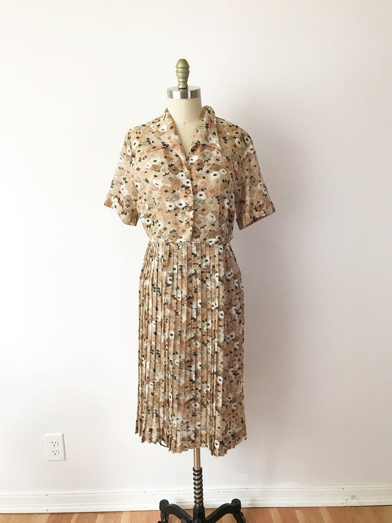 SIZE M/L 1940s Brown Autumn Floral Dress / 40s A … - image 2