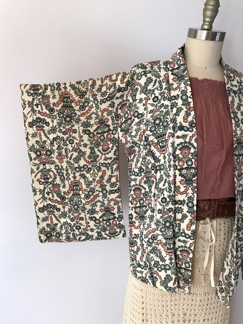 SIZE S /M Vintage Japanese Haori Kimono Short Jacket Kimono Japan William Morris Inspired Print Pattern Short Cropped image 3