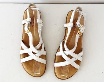 Sandalias planas con tiras G.H. Bass Sunjuns Margie, talla 8, de piel blanca.