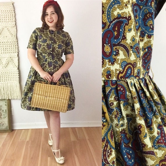 SIZE M/L Vintage 50s Paisley Floral Fit N Flare Fa