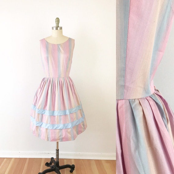 SIZE L/XL 1950s Candy Striped Dress / 50s Pastel P