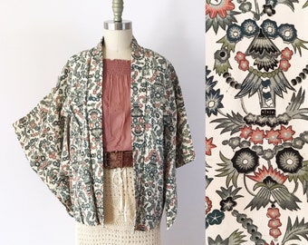 SIZE S /M Vintage Japanese Haori Kimono - Short Jacket Kimono Japan - William Morris Inspired Print Pattern Short Cropped