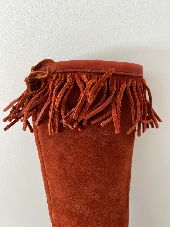 SIZE 5.5 Suede Fringe Boots / 1970s Knee High Sue… - image 8