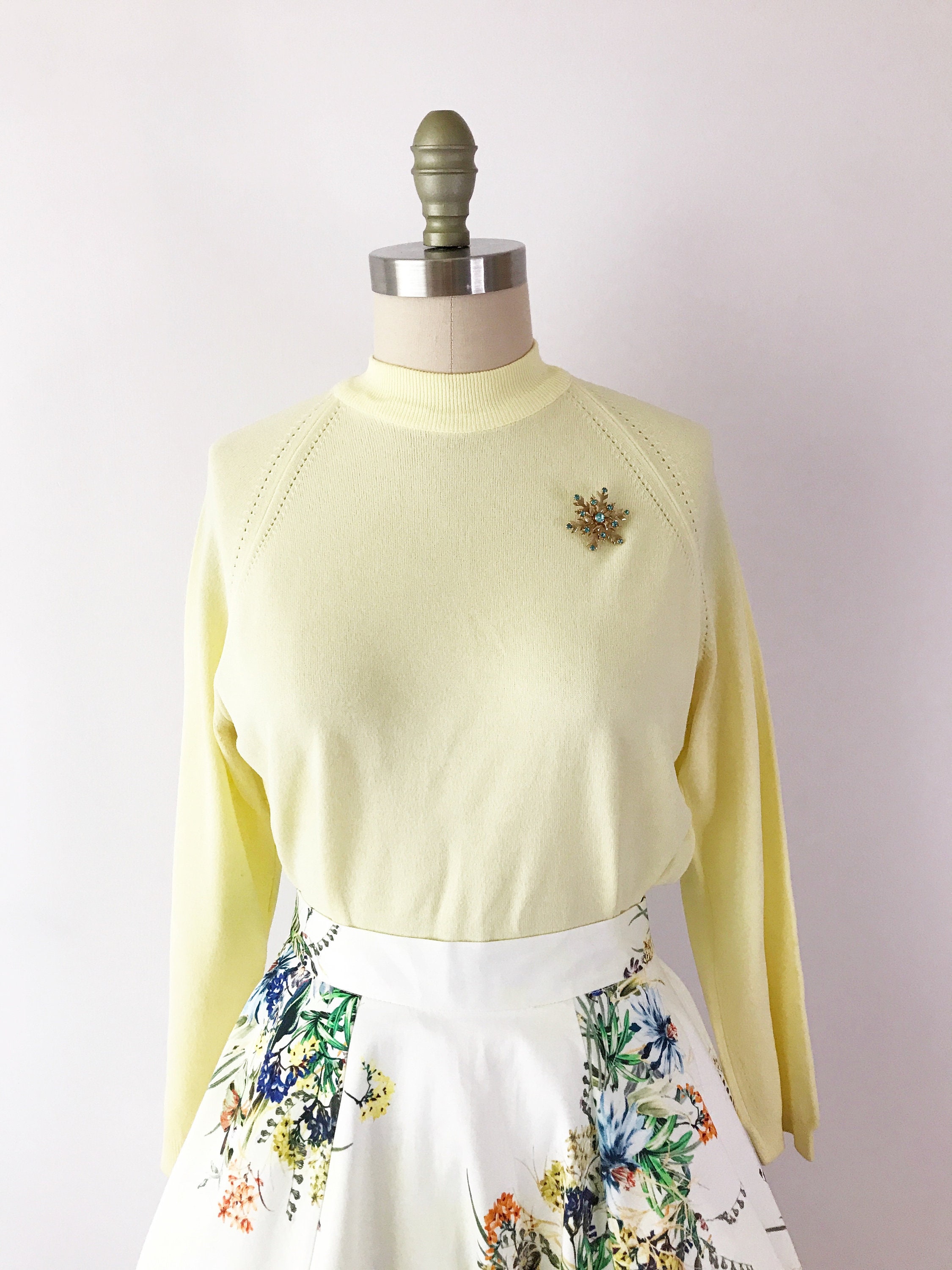 SIZE L Vtg 60s Action Knit Tycora Nylon Pastel Buttercup Yellow Sweater Mockneck Large