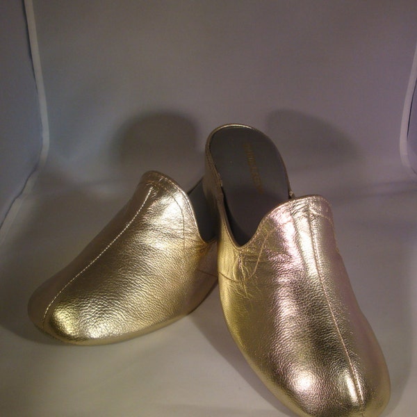 Vintage Daniel Green Classic Pewter/Silver Leather Slippers/ Shoes (New Old Stock)  Size 6.5