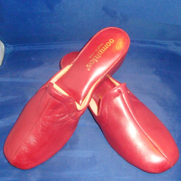 Vintage OOMPHIES Granada Cranberry Leather Slippers/House Shoe Size 8 (New Old Stock)