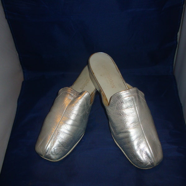 Vintage OOMPHIES Granada Silver Leather Slippers/ Shoes (1980s) Size 10