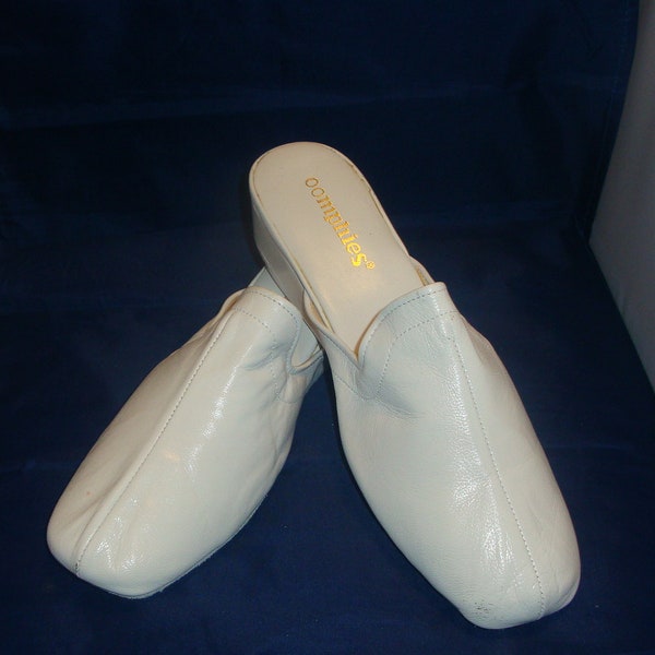 Vintage OOMPHIES Granada Classic Snow White Leather Slippers/ Shoes(1980s) Size 10 (New Old Stock)