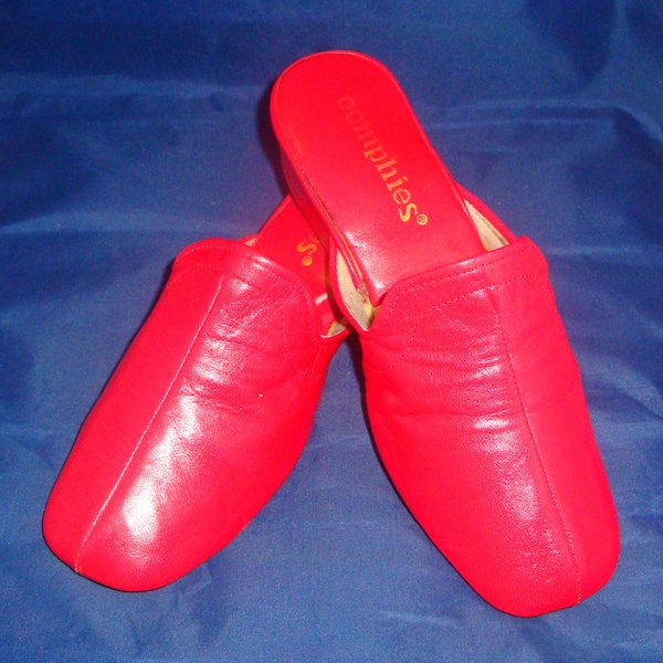 Vintage OOmphies Granada Classic Red Leather Slippers/ Shoes (1980s) Size 6