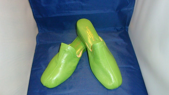 Vintage OOMPHIES Granada Lime Green Leather Slippers house Shoe